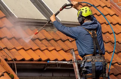 Démoussage et hydrofuge de toiture à Puechredon